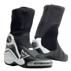 DAINESE AXIAL D1 RACE TRACK BOOTS < BLACK / WHITE > BELOW OUR COST PRICE / 1 PAIR ONLY, SIZE: EURO 45 / US 11.5 / UK 10.5 / 290MM